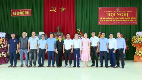 lđ chụp lưu niệm.jpg